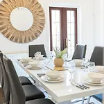 Stylish Luxury Large 4br Kingbed Lejlighed *