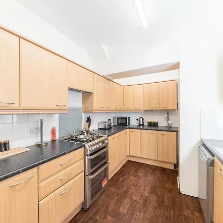 Stylish Luxury Large 4br Kingbed Barrow-in-Furness