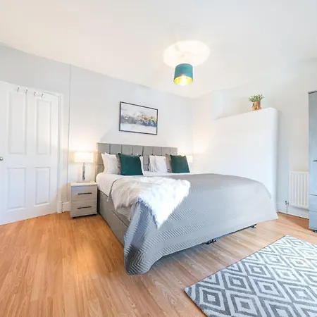 Apartment Stylish Luxury Large 4br Kingbed *