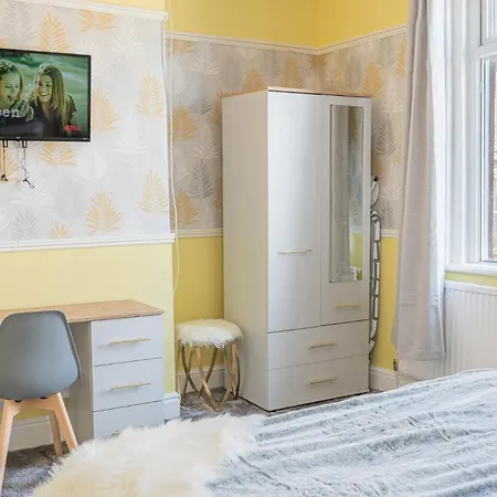 Stylish Luxury Large 4br Kingbed * Barrow-in-Furness